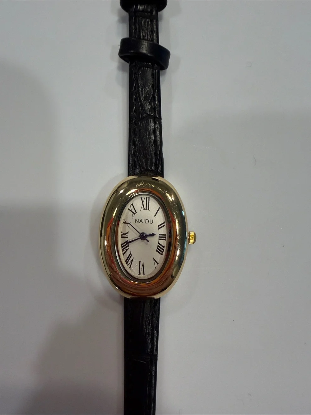 Petite watch that still works great